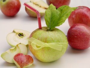 apple juice for healthy glowing skin