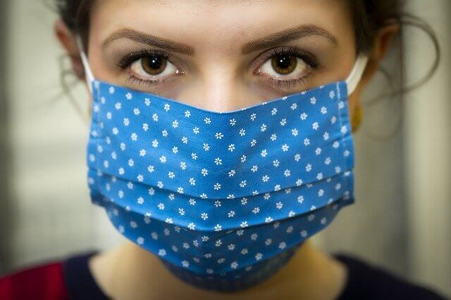 Cloth Mask vs Surgical Mask: Which Offers More Efficiency?