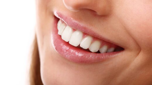 6 Tips on Maintaining Healthy Teeth and Gums
