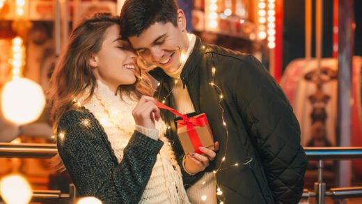 Romantic Gifts for Women that will melt her heart